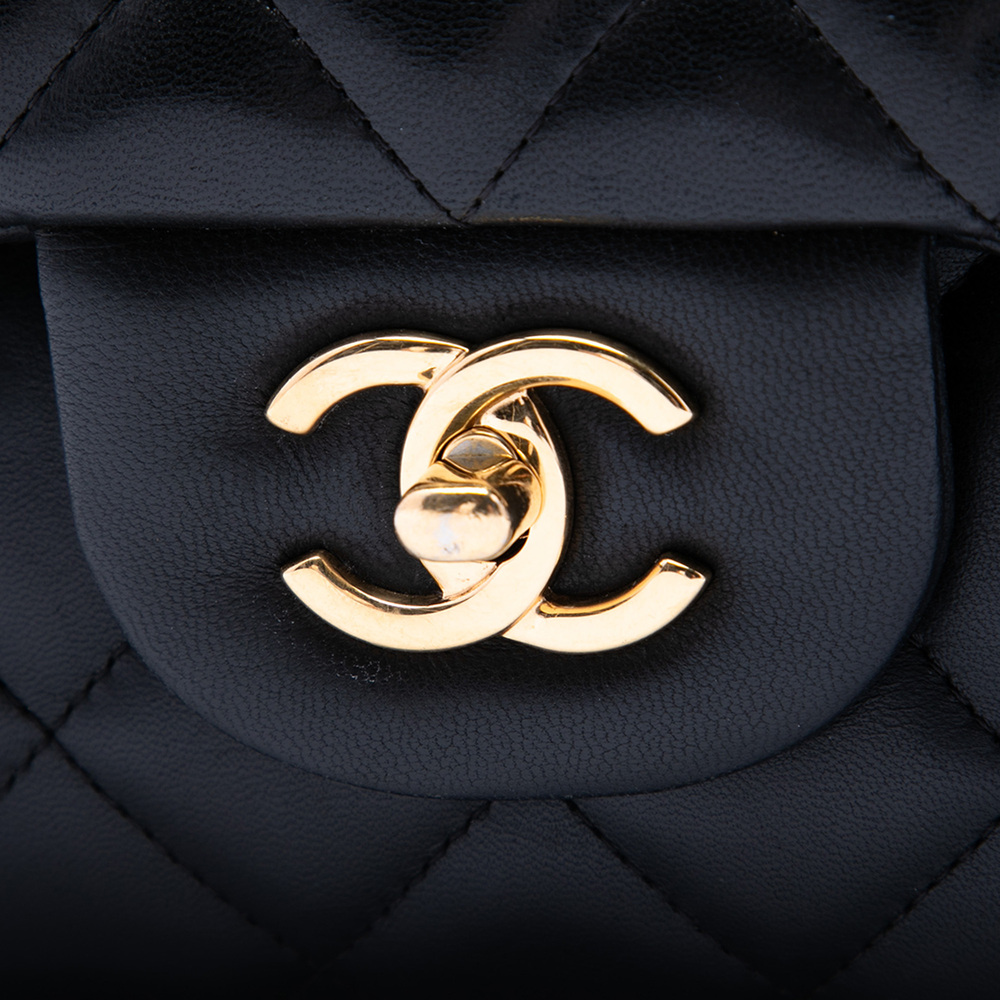 Pre-Loved Chanel Jumbo Classic Lambskin Double Flap - Picture 5 of 7